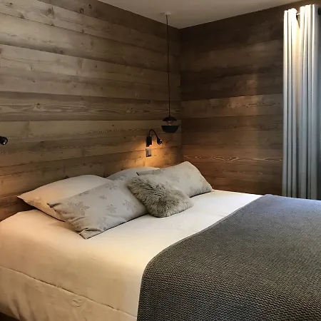 Rois Mages C 4 Apartament